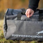 ReissuPakki musta sivutasku